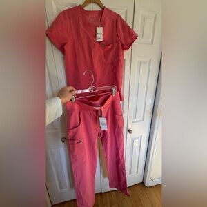 Figs Dusty Rose Scrub Set